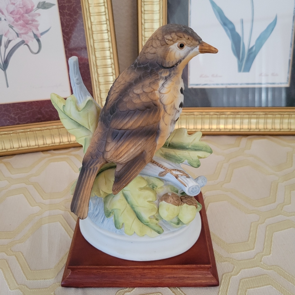 Vintage Ceramic Wood Thrush On Green Acorn Branch With White Base